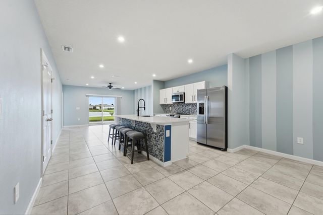 812 Persimmon Place, Fort Pierce, FL 34981