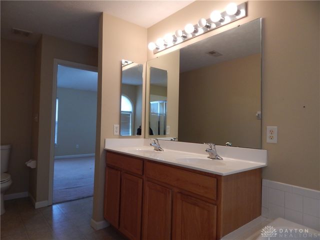 1295 Emily Beth Drive, Miamisburg, OH 45342