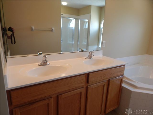 1295 Emily Beth Drive, Miamisburg, OH 45342