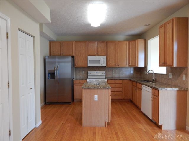 1295 Emily Beth Drive, Miamisburg, OH 45342