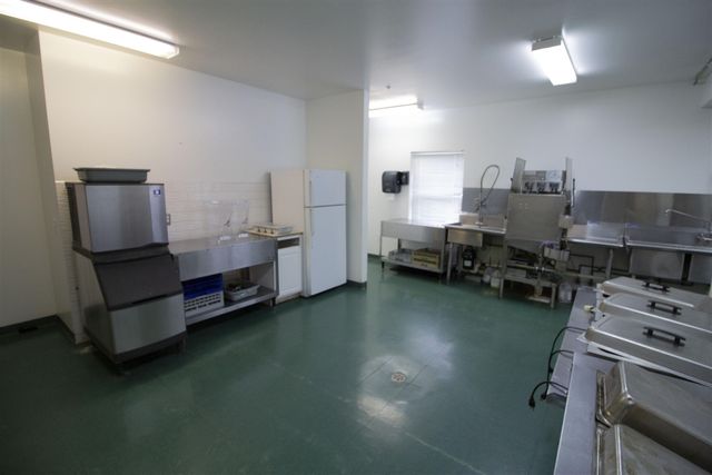 3125 W Michigan Avenue, Kalamazoo, MI 49006