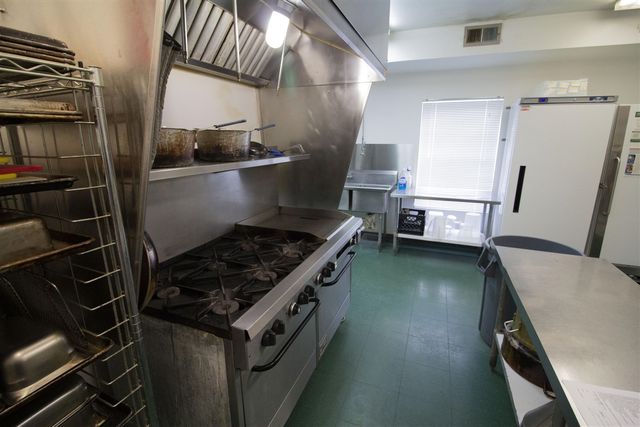 3125 W Michigan Avenue, Kalamazoo, MI 49006