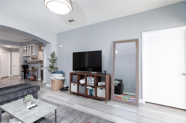 8725 West Flamingo Road 109, Las Vegas, NV 89147