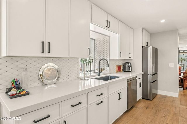 2505 E PALO VERDE Drive, Phoenix, AZ 85016