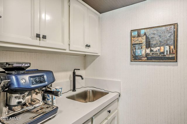 2505 E PALO VERDE Drive, Phoenix, AZ 85016