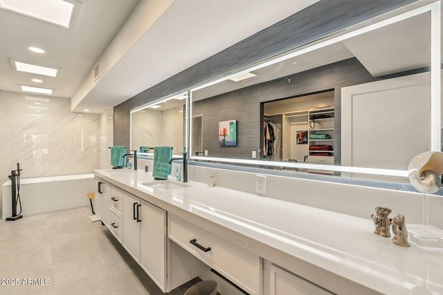 2505 E PALO VERDE Drive, Phoenix, AZ 85016