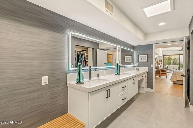 2505 E PALO VERDE Drive, Phoenix, AZ 85016