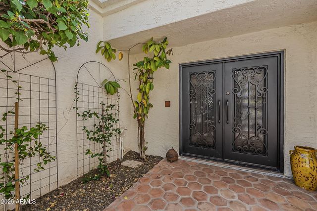 2505 E PALO VERDE Drive, Phoenix, AZ 85016