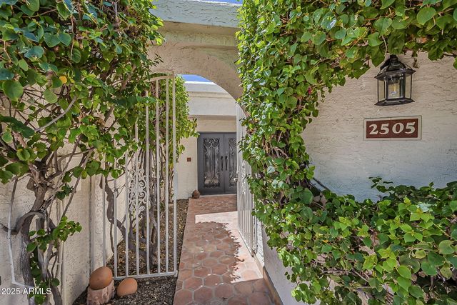 2505 E PALO VERDE Drive, Phoenix, AZ 85016