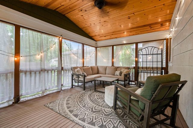 3067 Alexander Lane, Mound, MN 55364