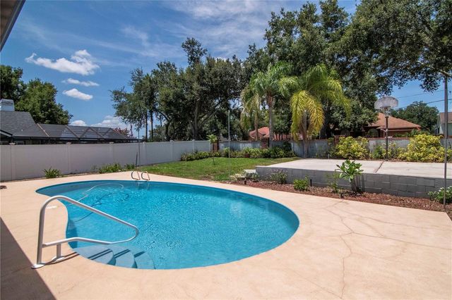 2608 BERRYVINE PLACE, Valrico, FL 33596
