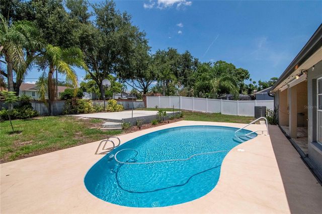 2608 BERRYVINE PLACE, Valrico, FL 33596