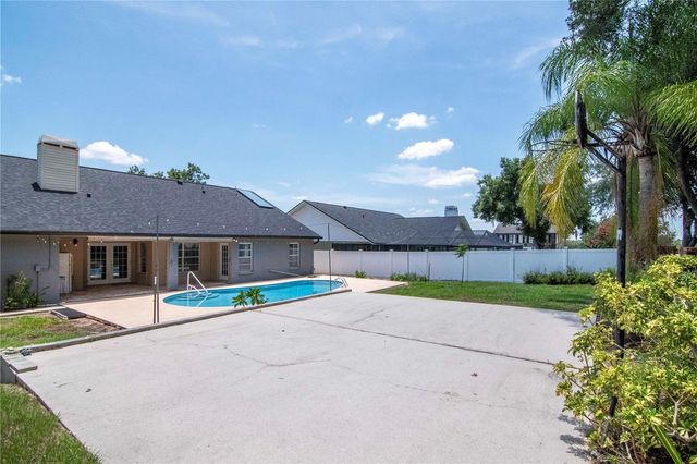 2608 BERRYVINE PLACE, Valrico, FL 33596