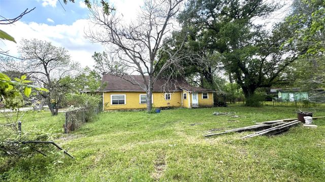 9901 Wiloak Street, Houston, TX 77078