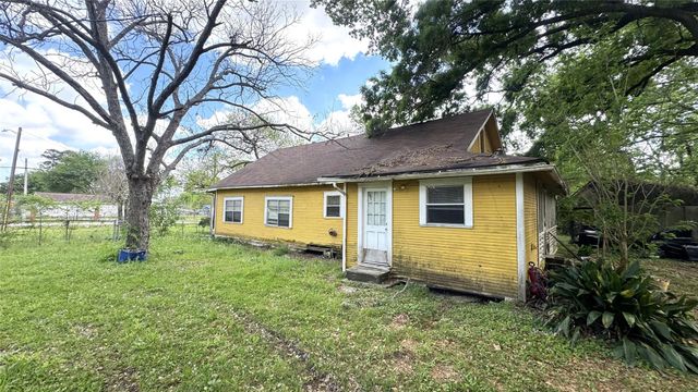 9901 Wiloak Street, Houston, TX 77078