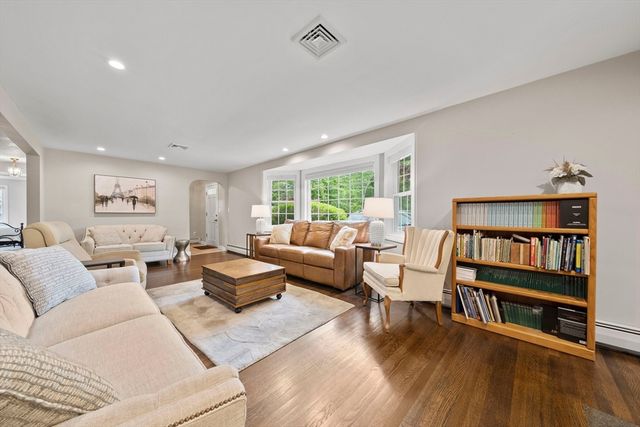 296 Chapman, Canton, MA 02021