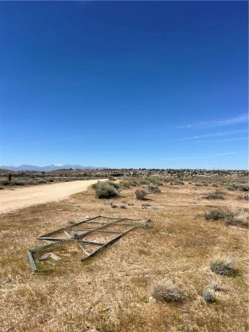 7805 Deep Creek, Apple Valley, CA 92308