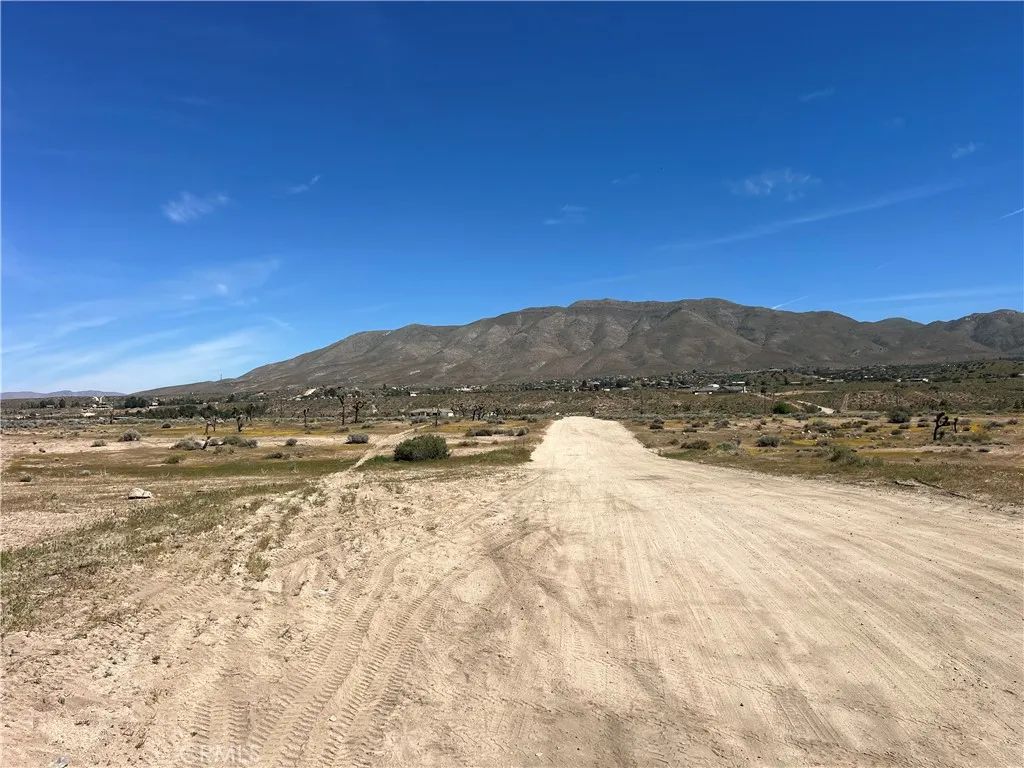 7805 Deep Creek, Apple Valley, CA 92308