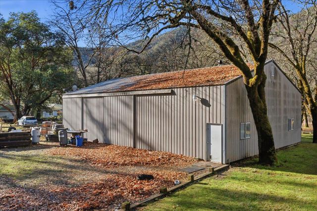 1401 Upper River Road, Gold Hill, OR 97525