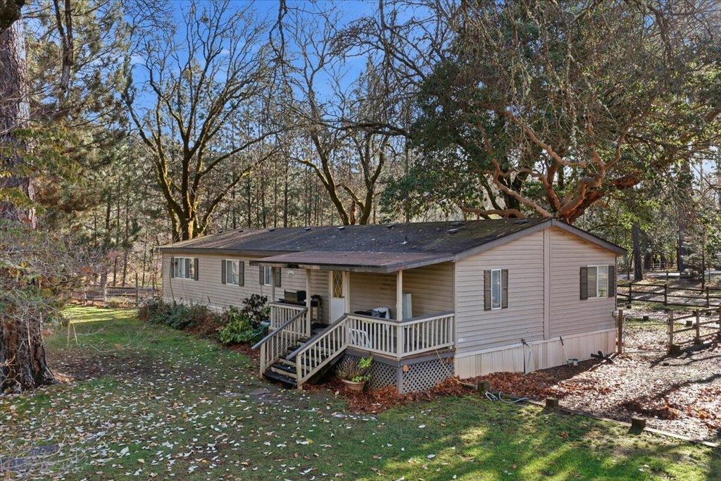 1401 Upper River Road, Gold Hill, OR 97525