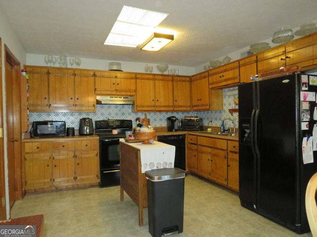 65 Oakwood Drive, Cedartown, GA 30125