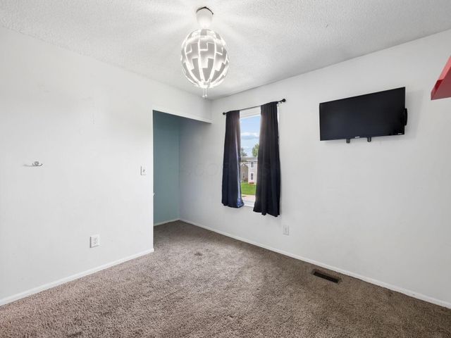 5959 Portside Drive, Hilliard, OH 43026