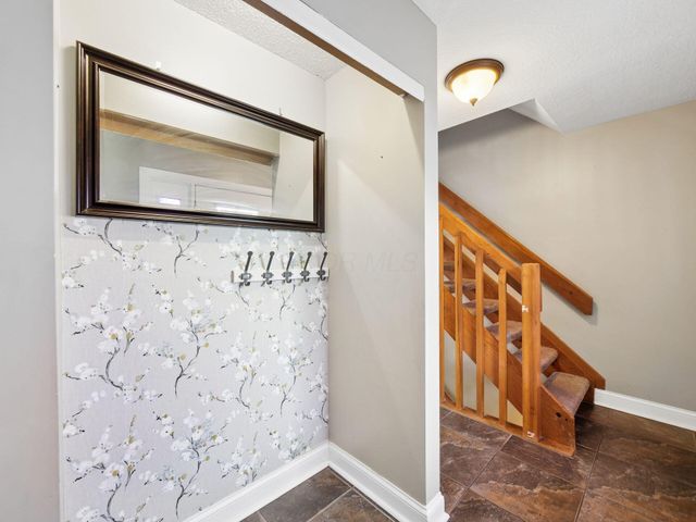 5959 Portside Drive, Hilliard, OH 43026