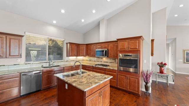 954 MIRAMAR DRIVE, Vista, CA 92081