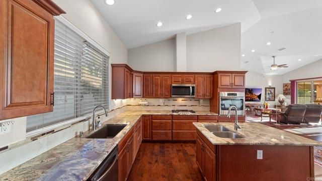 954 MIRAMAR DRIVE, Vista, CA 92081