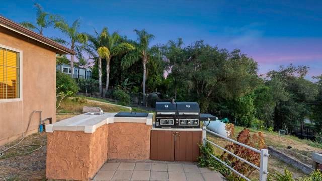 954 MIRAMAR DRIVE, Vista, CA 92081