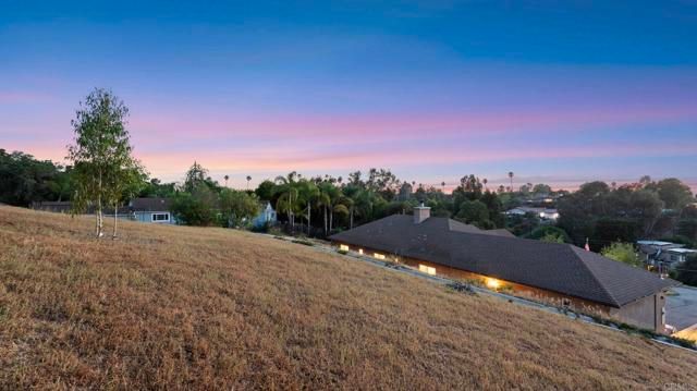 954 MIRAMAR DRIVE, Vista, CA 92081