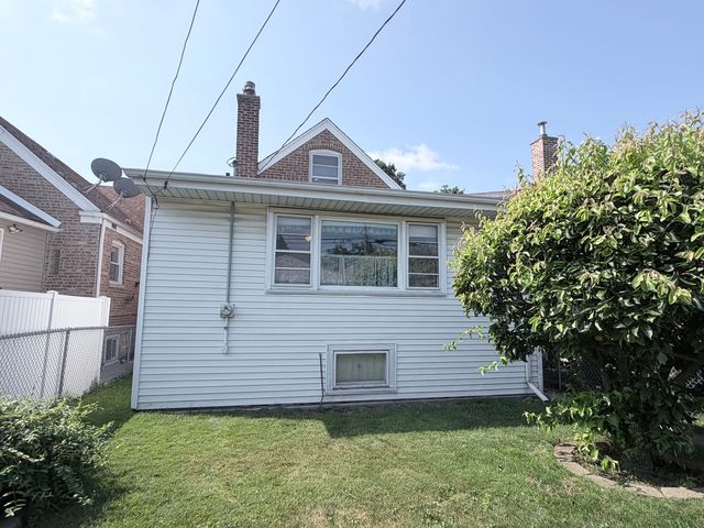 3916 W 59th Place, Chicago, IL 60629