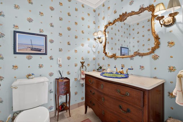 3950 N Flagler Drive 401, West Palm Beach, FL 33407