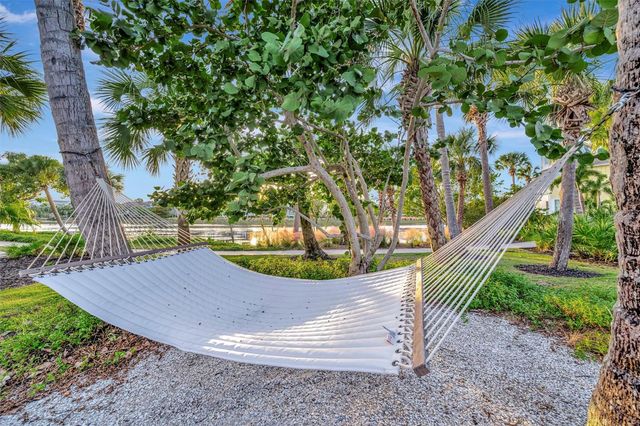 246 SAPPHIRE LAKE DRIVE 201, Bradenton, FL 34209