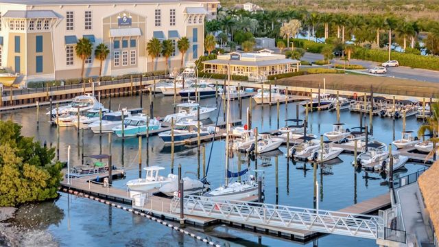 246 SAPPHIRE LAKE DRIVE 201, Bradenton, FL 34209