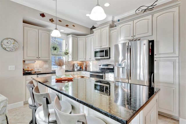 246 SAPPHIRE LAKE DRIVE 201, Bradenton, FL 34209