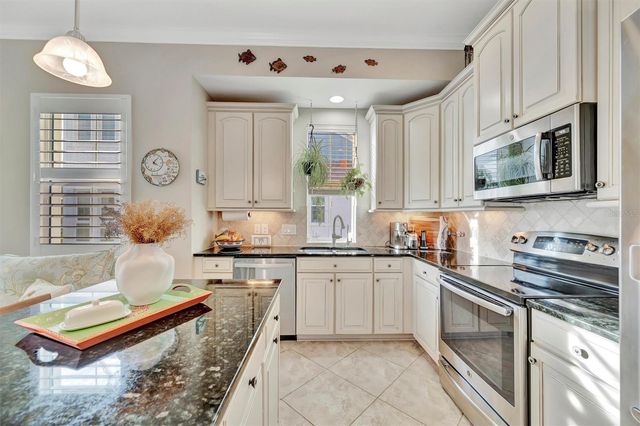 246 SAPPHIRE LAKE DRIVE 201, Bradenton, FL 34209