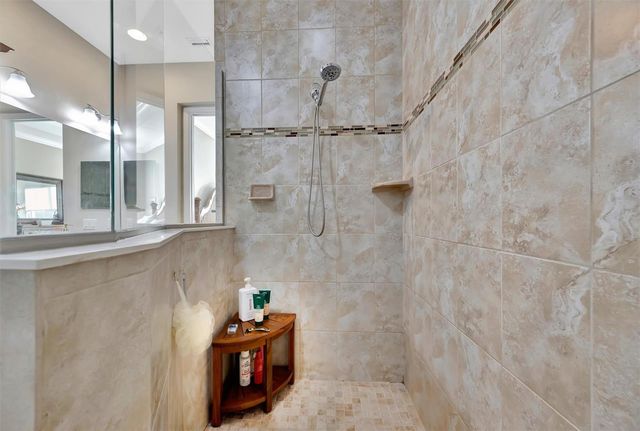 246 SAPPHIRE LAKE DRIVE 201, Bradenton, FL 34209