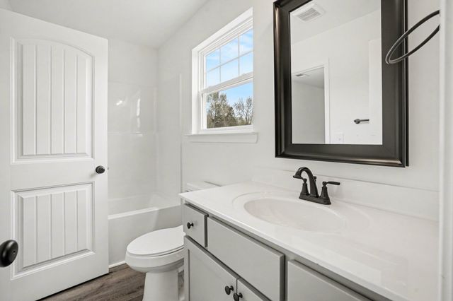 227 Hannah Lee Hill Rd, La Vergne, TN 37086