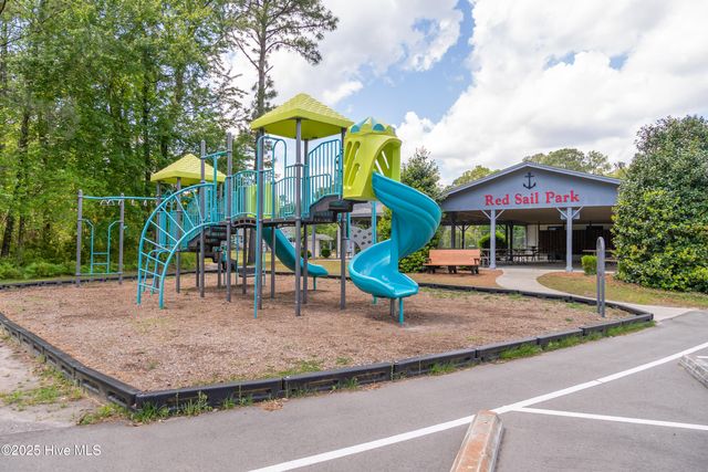 7101 Windward Drive, New Bern, NC 28560