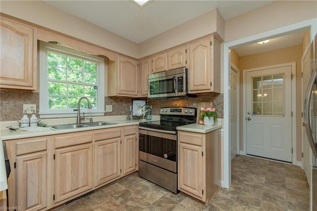 2511 Northfork Terrace, High Point, NC 27265