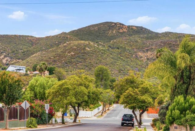6809 Ballinger Avenue, San Carlos, CA 92119