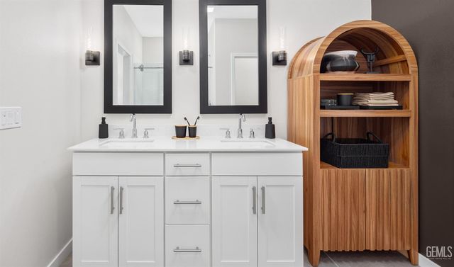 6213 Barsanti Avenue, Bakersfield, CA 93313