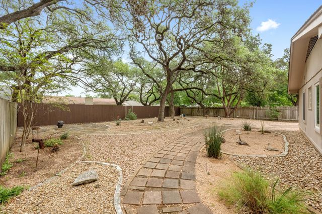 2506 Redleaf LN, Austin, TX 78745