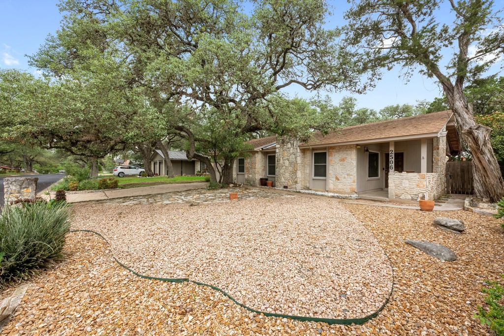 2506 Redleaf LN, Austin, TX 78745