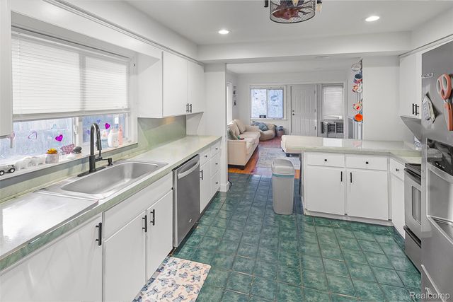 5336 Mansfield Avenue, Sterling Heights, MI 48310