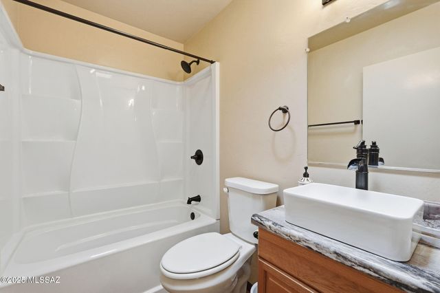 413 N Calle Del Diablo, Green Valley, AZ 85614