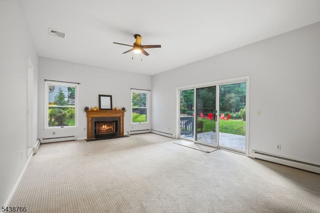 30 Carriage House Rd, Sparta Twp., NJ 07871