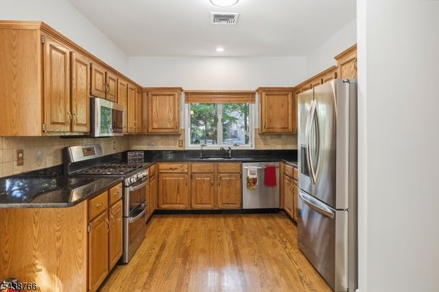 30 Carriage House Rd, Sparta Twp., NJ 07871