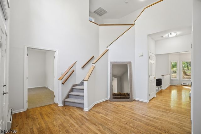 30 Carriage House Rd, Sparta Twp., NJ 07871